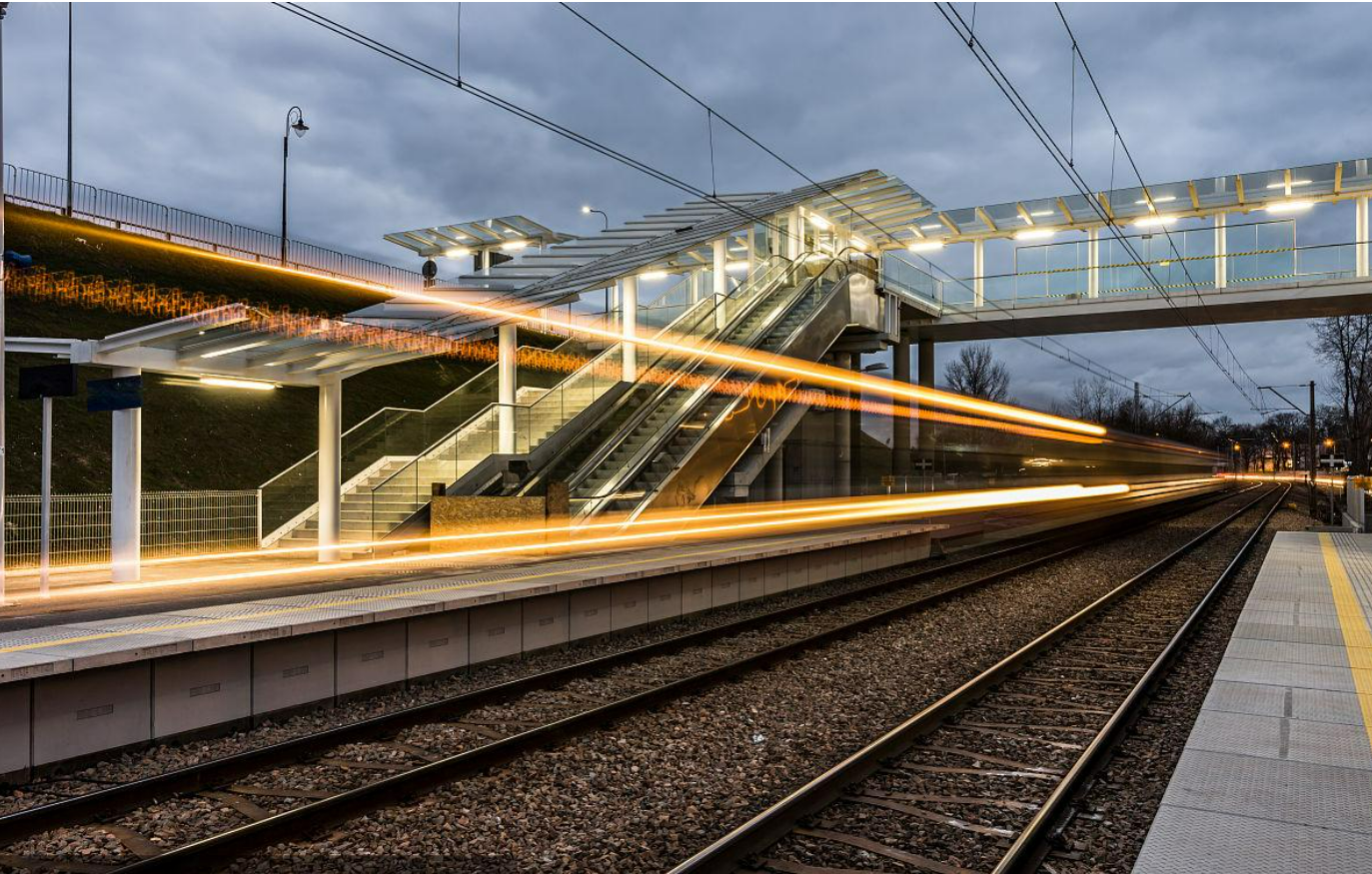 Kluczowe rozważania dotyczące zastosowania rur LED na torach transportowych